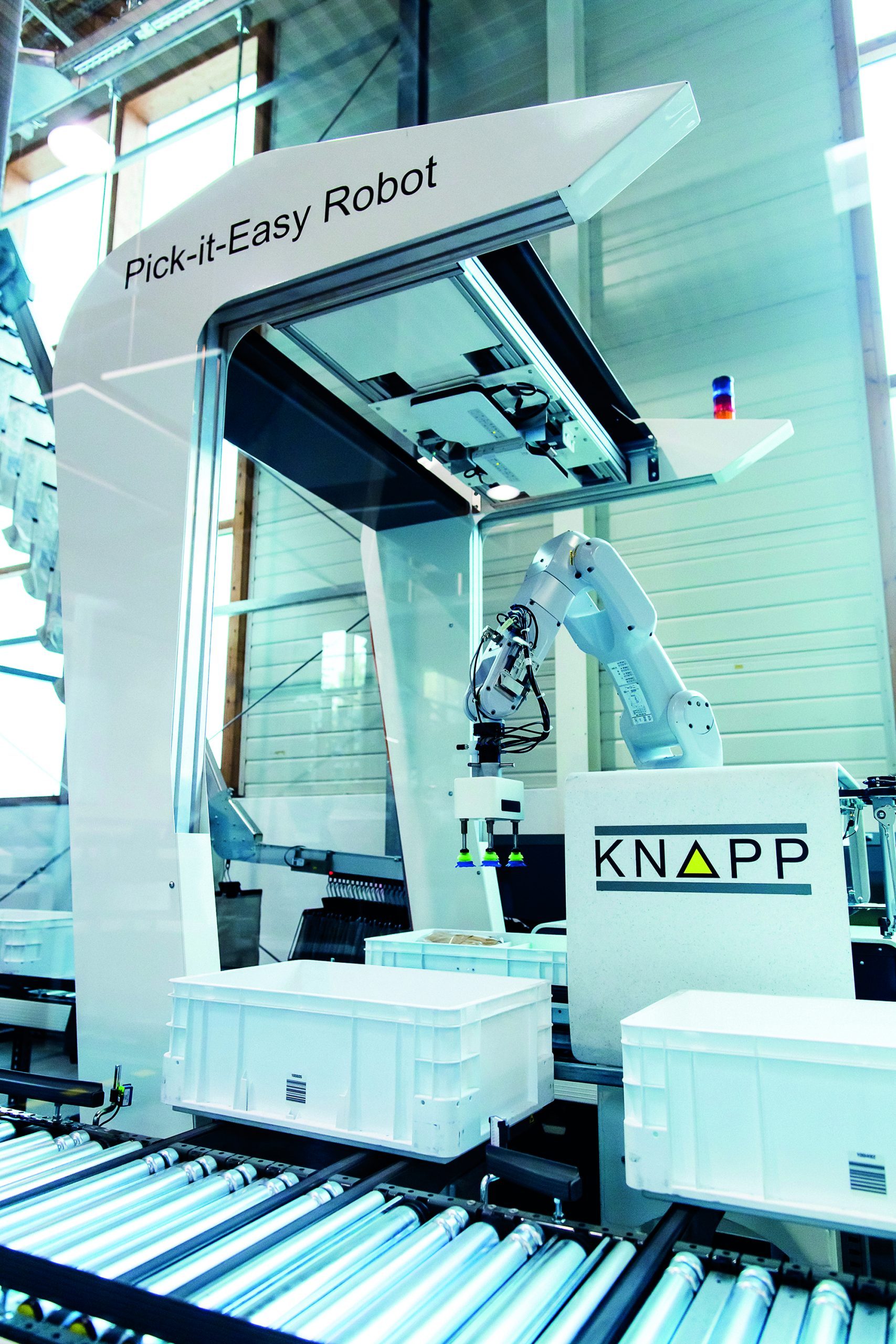 KNAPP_Pick-it-Easy_Robot_02